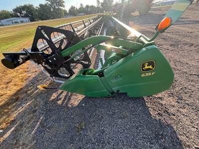 John Deere 635F Platform