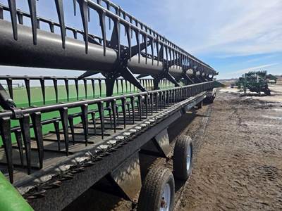 John Deere 635FD Platform