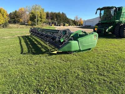 John Deere 635FD Platform