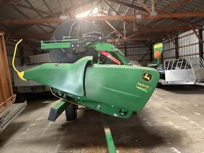 John Deere 745FD Platform