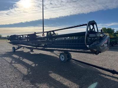 MacDon FD75 Platform