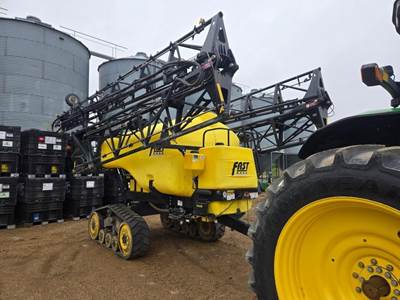 FAST 9524T Pull-Type Sprayer