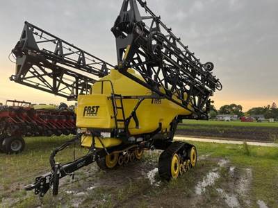 FAST 9524T Pull-Type Sprayer