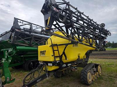 FAST 9524T Pull-Type Sprayer