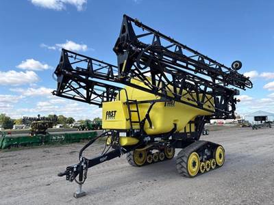 FAST 9524T Pull-Type Sprayer