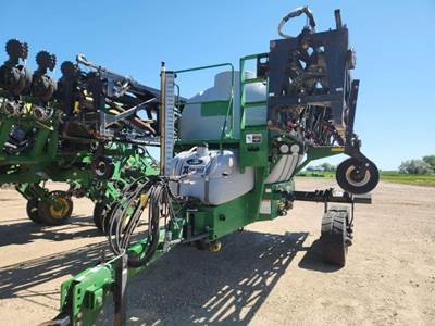 TOP AIR TA2400 Pull-Type Sprayer