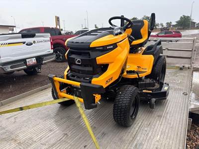 Cub Cadet XT2 LX42 KH Riding Lawn Mower
