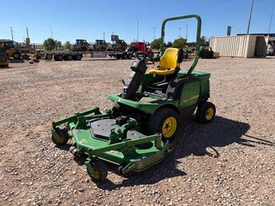 John Deere 1435 Riding Lawn Mower