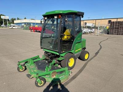 John Deere 1545 Riding Lawn Mower