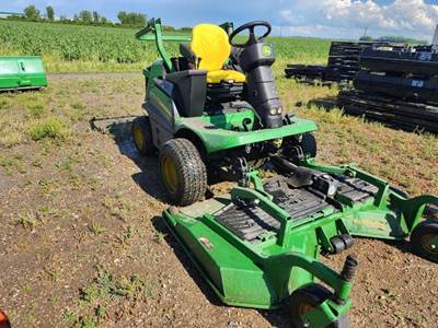 John Deere 1550 Riding Lawn Mower