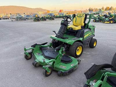 John Deere 1550 Riding Lawn Mower