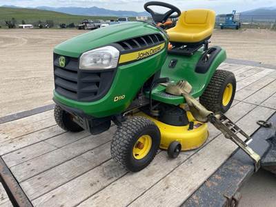 John Deere D110 Riding Lawn Mower