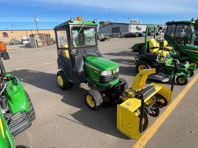John Deere F525 Riding Lawn Mower