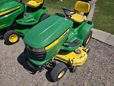 John Deere X320 Riding Lawn Mower