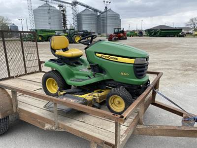 John Deere X320 Riding Lawn Mower