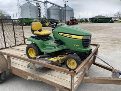 John Deere X320 Riding Lawn Mower