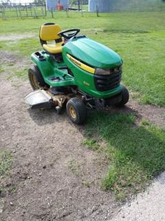 John Deere X324 Riding Lawn Mower