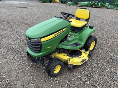 John Deere X324 Riding Lawn Mower