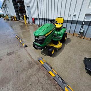 John Deere X354 Riding Lawn Mower