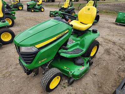 John Deere X380 Riding Lawn Mower