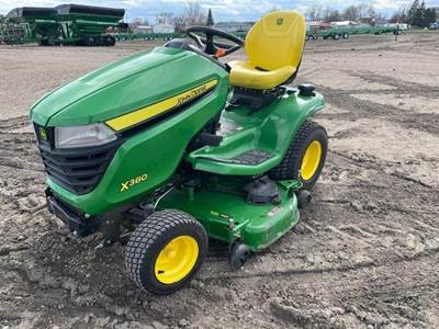 John Deere X380 Riding Lawn Mower