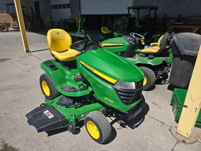 John Deere X390 Riding Lawn Mower