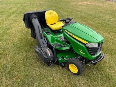John Deere X390 Riding Lawn Mower
