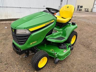John Deere X390 Riding Lawn Mower