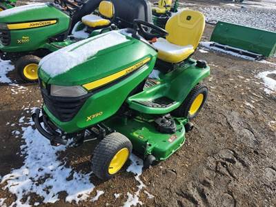 John Deere X390 Riding Lawn Mower