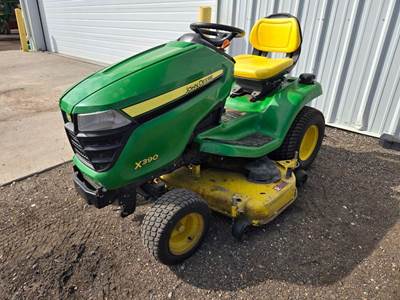 John Deere X390 Riding Lawn Mower