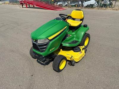 John Deere X390 Riding Lawn Mower