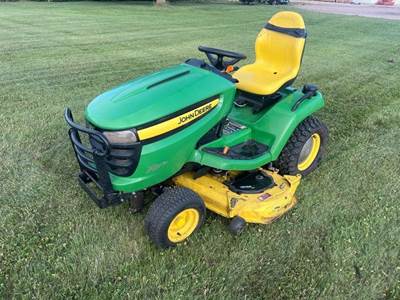 John Deere X540 Riding Lawn Mower