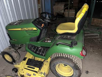 John Deere X720 Riding Lawn Mower