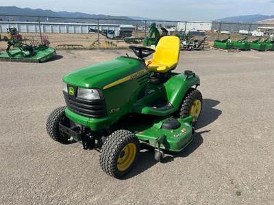 John Deere X728 Riding Lawn Mower