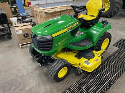 John Deere X730 Riding Lawn Mower
