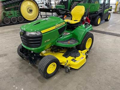 John Deere X730 Riding Lawn Mower