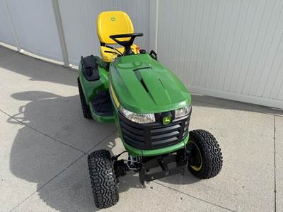 John Deere X738 Riding Lawn Mower