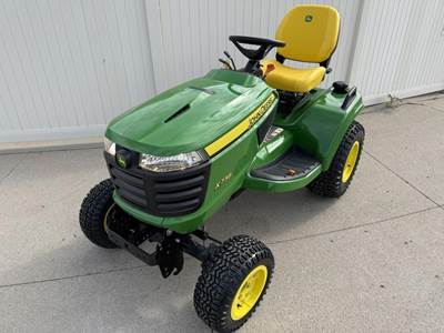 John Deere X738 Riding Lawn Mower