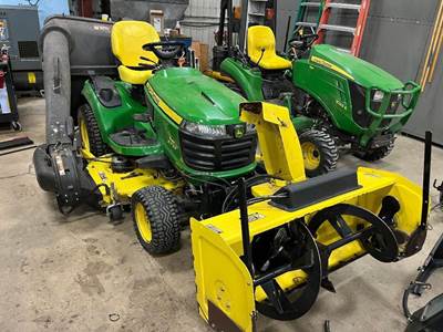 John Deere X739 Riding Lawn Mower
