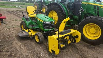 John Deere X739 Riding Lawn Mower