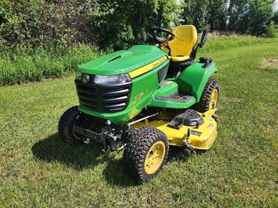 John Deere X739 Riding Lawn Mower
