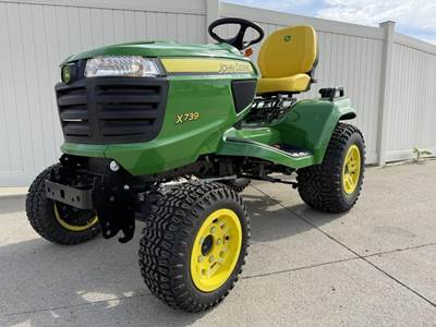 John Deere X739 Riding Lawn Mower