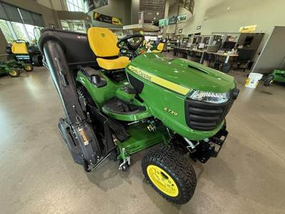 John Deere X739 Riding Lawn Mower