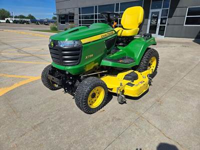 John Deere X739 Riding Lawn Mower