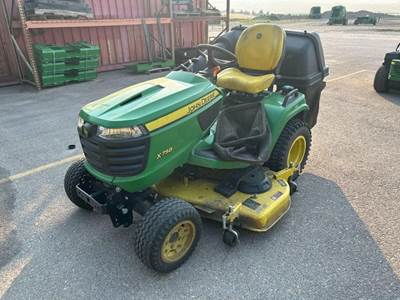 John Deere X758 Riding Lawn Mower