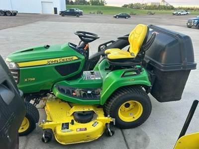 John Deere X758 Riding Lawn Mower