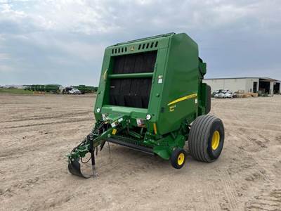 John Deere 560R Round Baler