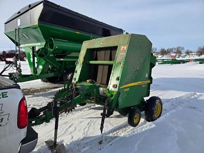 John Deere 449 Round Hay Baler