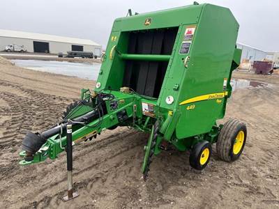 John Deere 449 Round Hay Baler