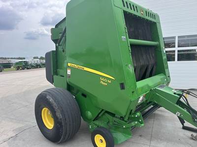 John Deere 560M Round Hay Baler